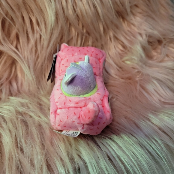 Squishmallow 2 Inch Sharde the Fox Squishville Vehicle - Picture 2 of 7